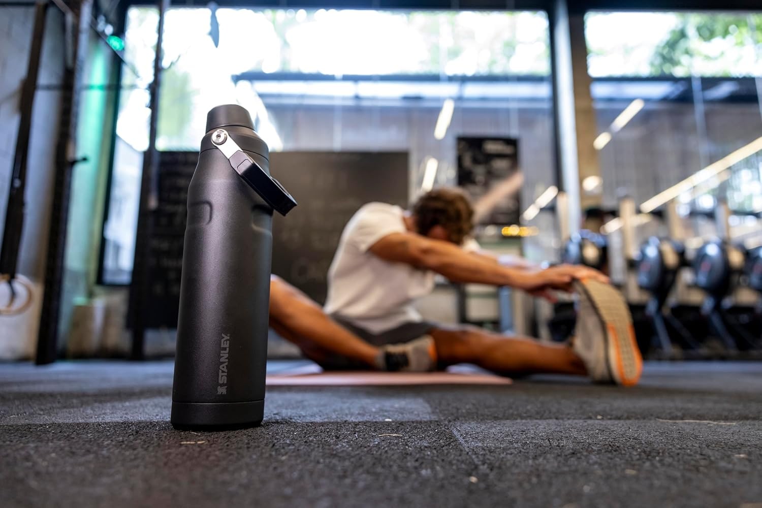 Stanley Garrafa Térmica Aerolight Fast Flow Black | 710ml thumbnail 2